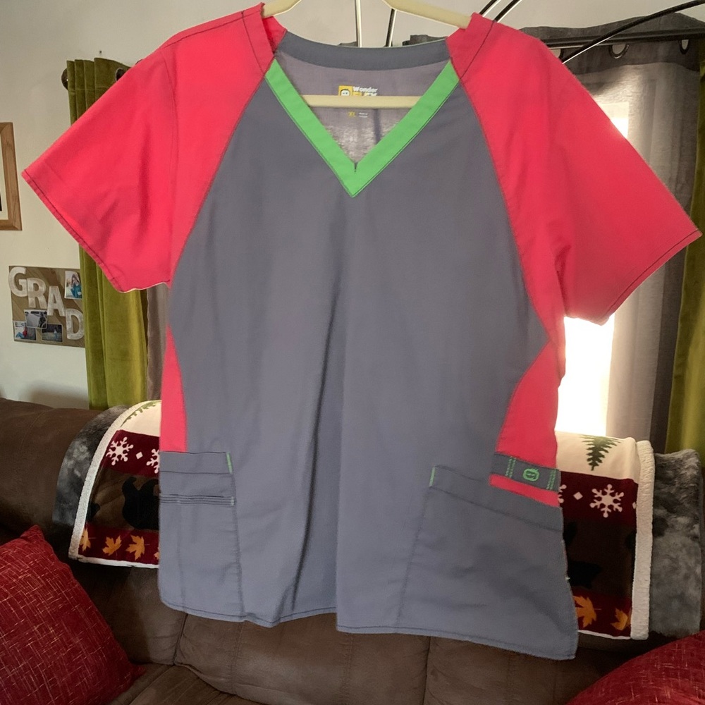 Print scrub shirt